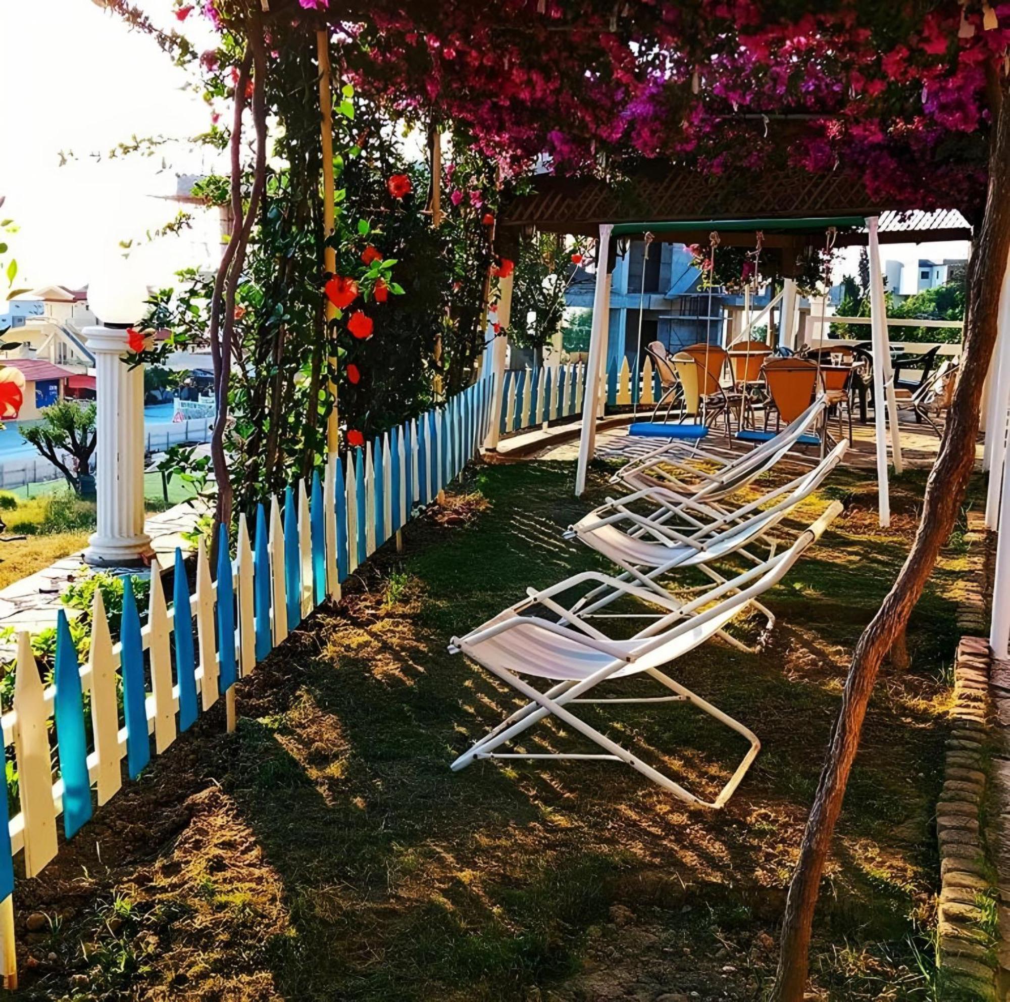 Hotel Sirena Radhime Exterior photo